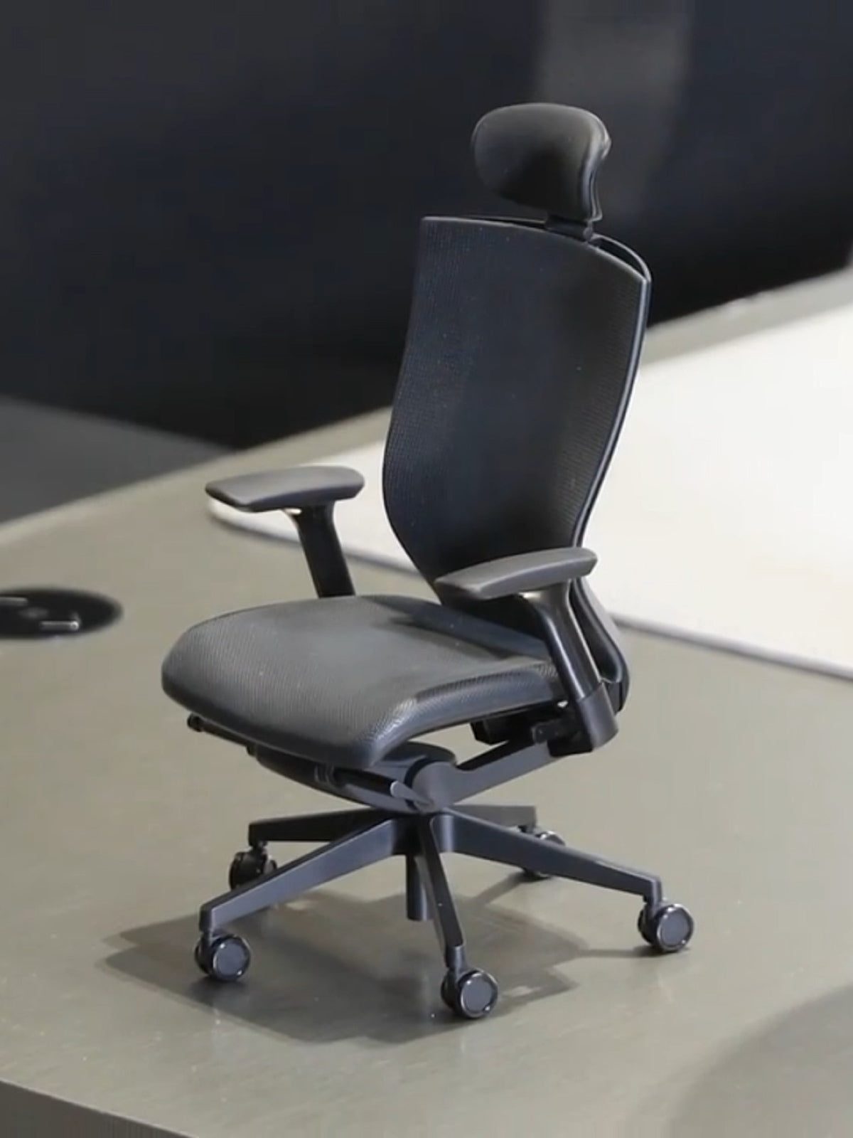 CHA4300 Premium Task Chair with Headrest