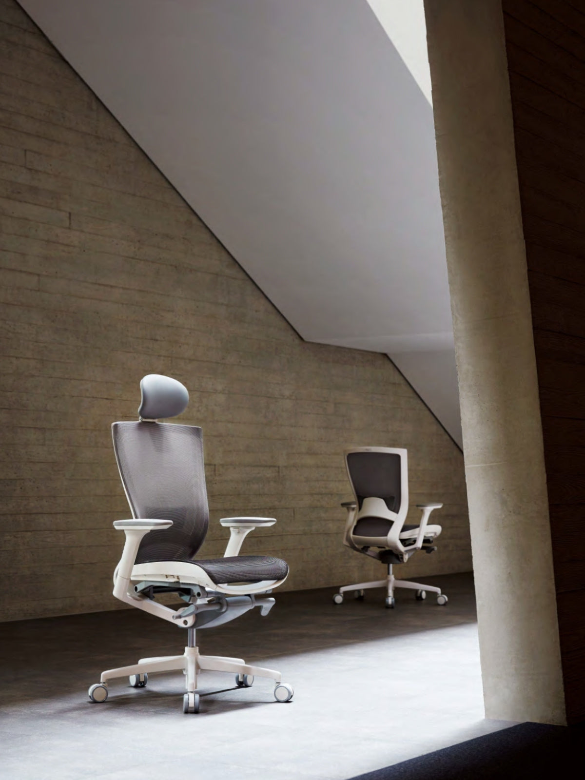 Reply Conference Chair-Cantilever