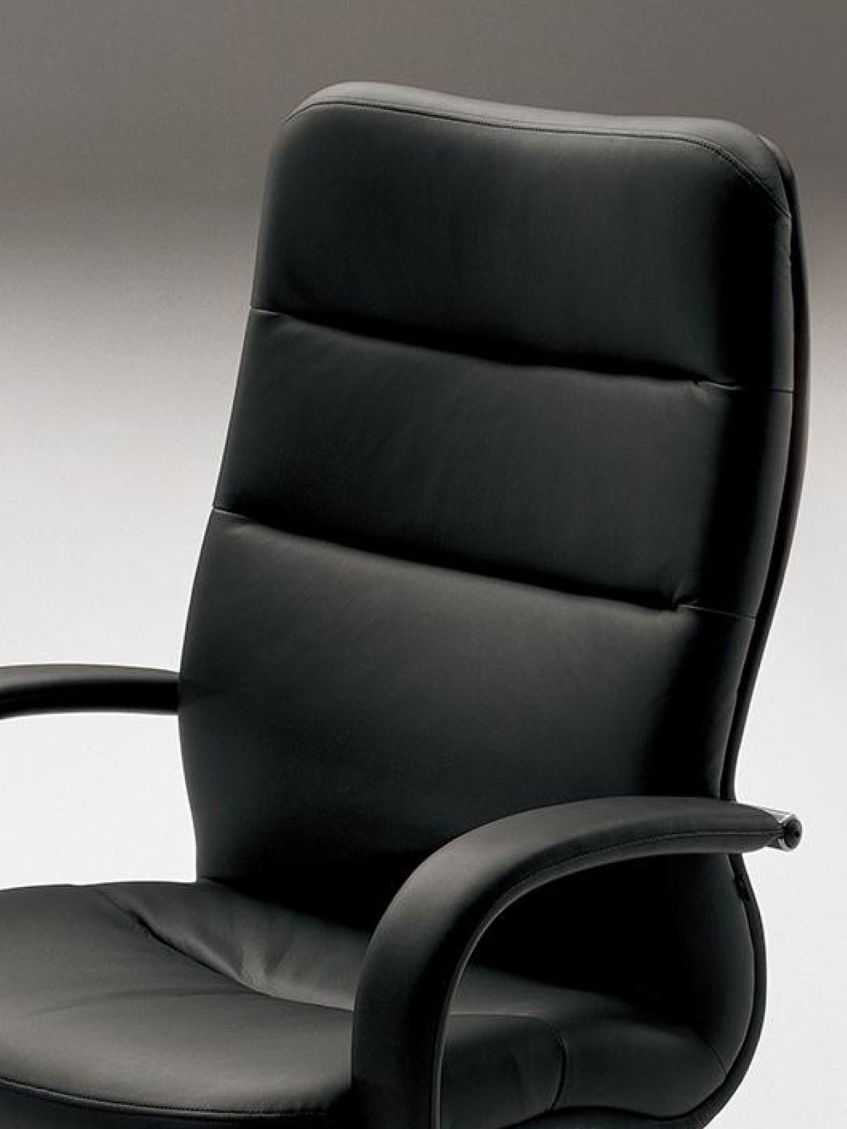 Luminar Executive Chair