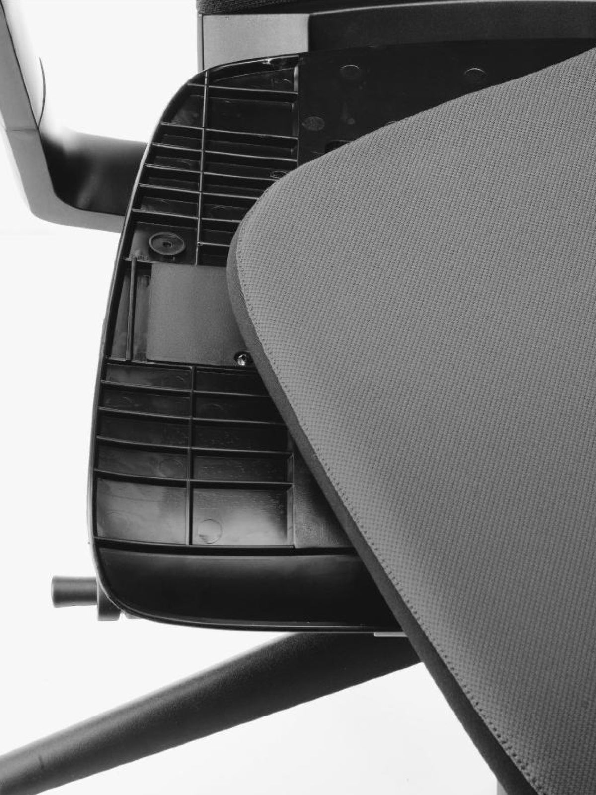 Reply Task Chair (Adjustable Armrests and Seat)