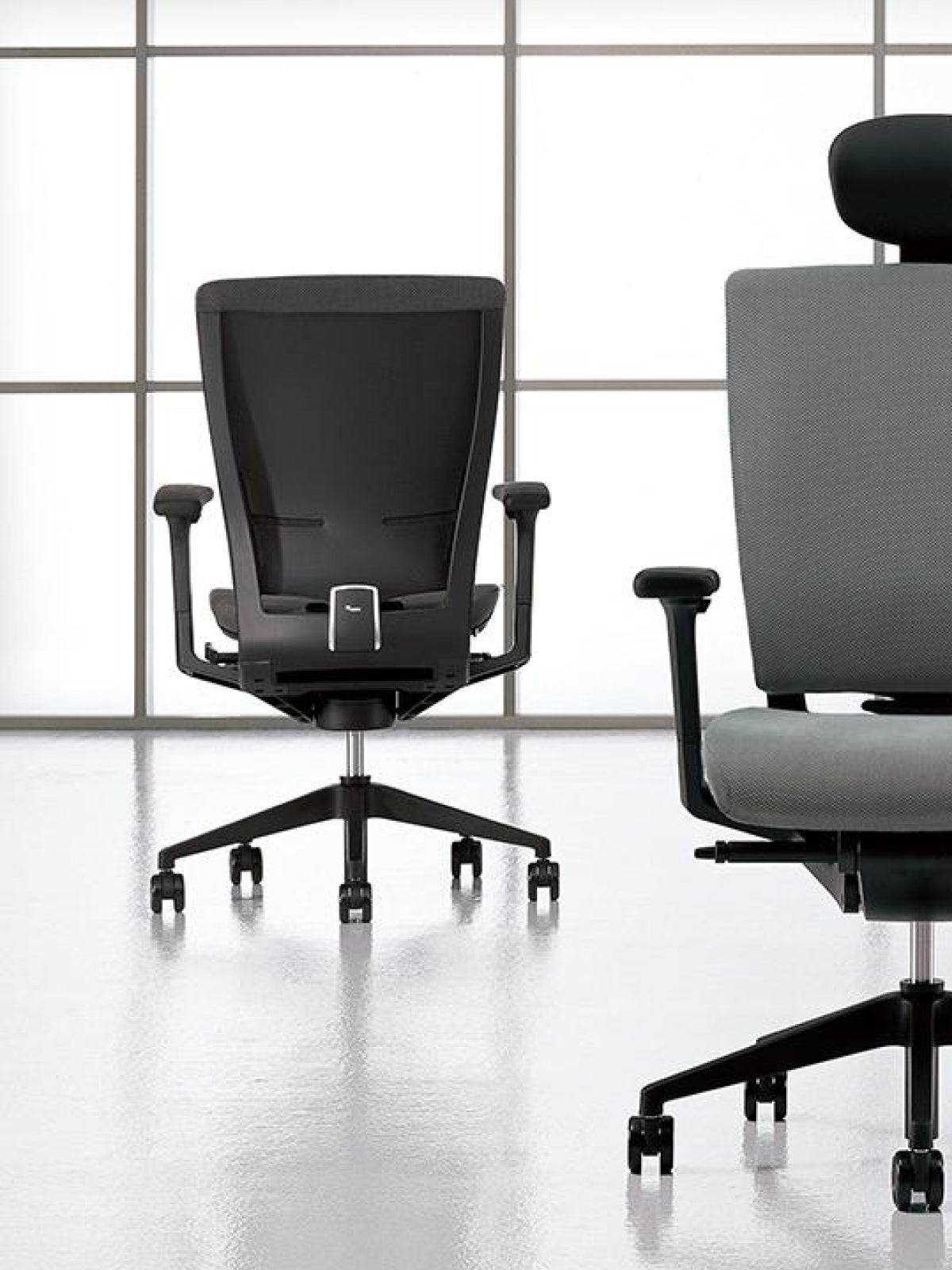 Reply Task Chair (Fixed Armrests and Seat)